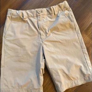 Vineyard vines boys khaki shorts size 14